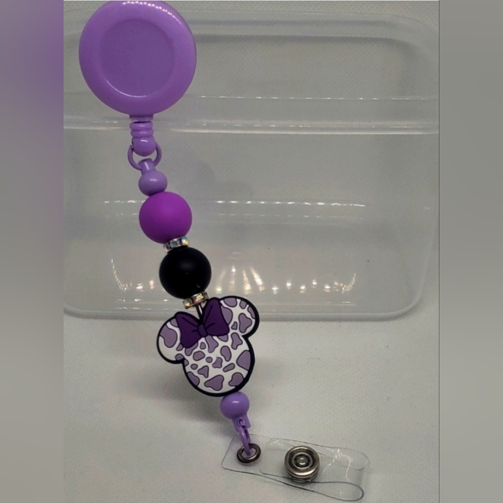 B2G1F Minnie Mouse Retractable Badge Reel, New